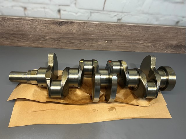 Колінчастий вал Mitsubishi L 200 4