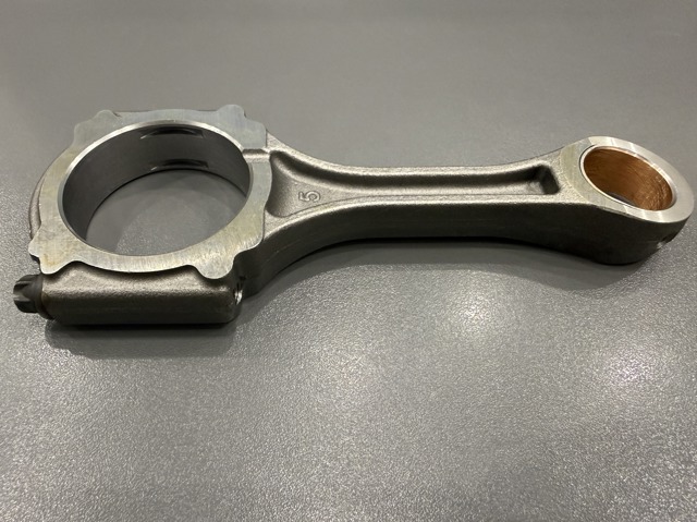 Шатун двигуна SH0111210A MAZDA