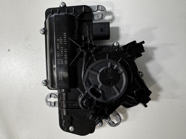 Мотор-привід відкр/закр. замку багажника (3/5-х дв.) 3V5827887B VAG