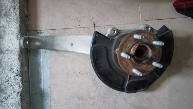 Цапфа поворотного кулака 04877659AC CHRYSLER