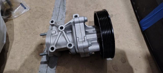Насос охолоджуючої рідини 05047389AC CHRYSLER
