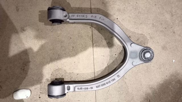 Важіль передньої підвіски верхній, правий 128832600A TESLA