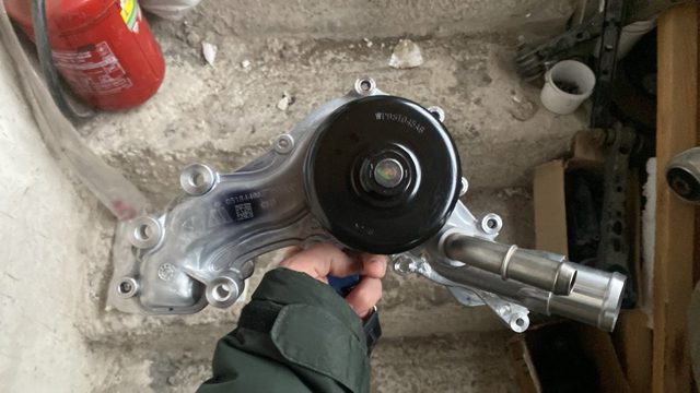 Помпа охолодження 5184498AK CHRYSLER