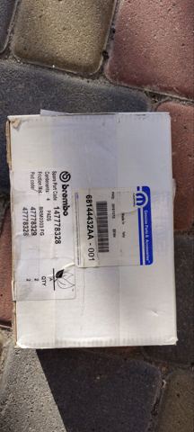 Задні гальмівні колодки 68144432AA CHRYSLER