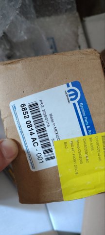 Передні гальмівні колодки 68520814AC CHRYSLER