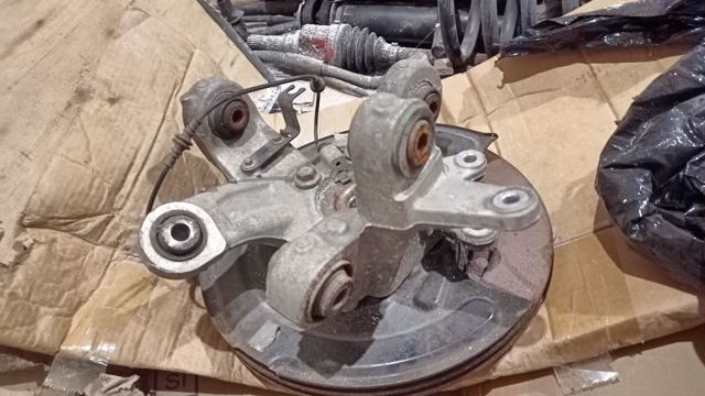 Цапфа поворотного кулака DB5Z5B758B FORD