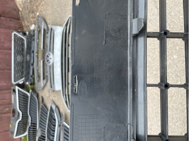 Решітка бампера нижня 1480742 FORD