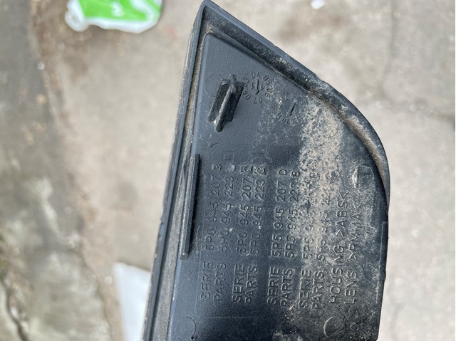 Фара заднього бампера, лівий 5P0945207 VAG