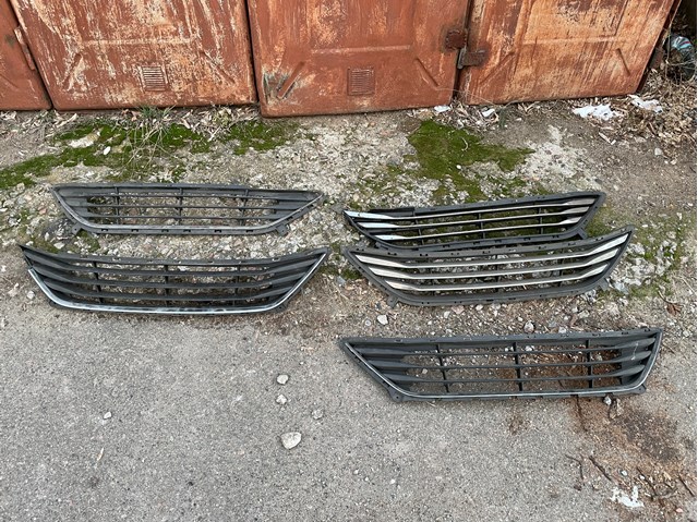 Решітка бампера нижня 865603X200 HYUNDAI