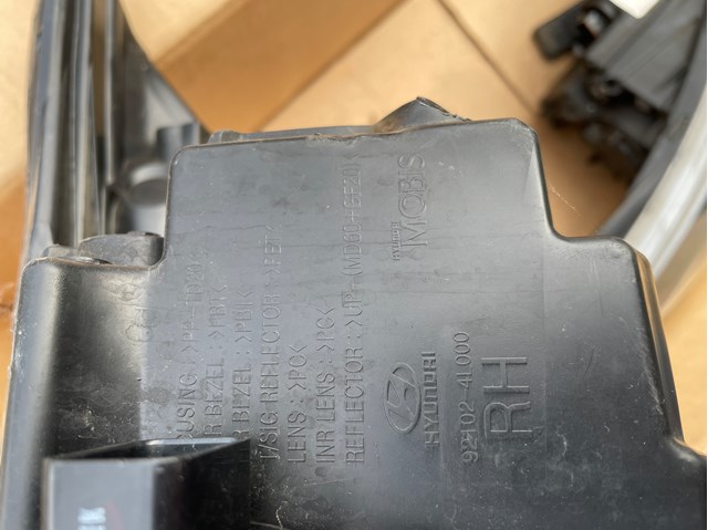 Фара правая 921024L000 HYUNDAI