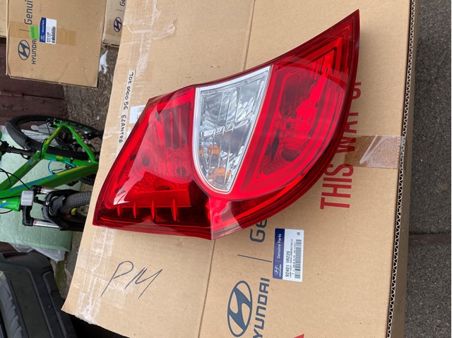 Ліхтар задній лівий 924011R220 HYUNDAI