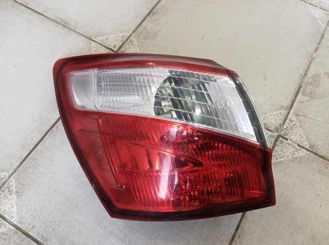 Ліхтар задній лівий 26555BR00A NISSAN
