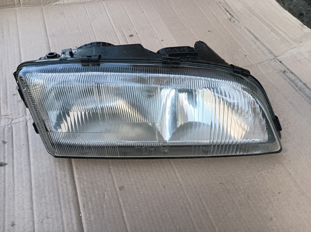 Фара правая 30852089 VOLVO