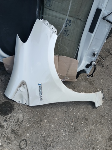 Переднє праве крило 5381152390 TOYOTA