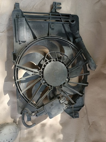 Дифузор радіатора охолодження, в зборі з двигуном і крильчаткою 8V618C607ED FORD