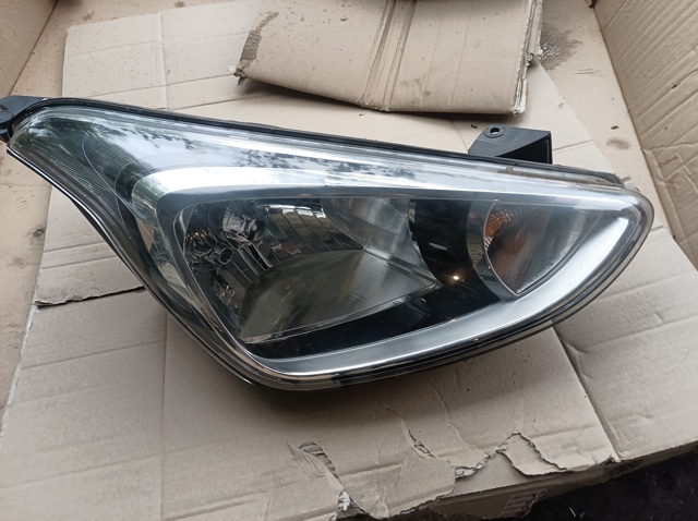 Права блок фара 92102B9000 HYUNDAI
