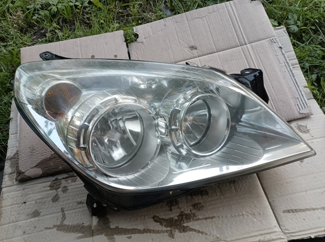 Фара передня права 93190070 GM