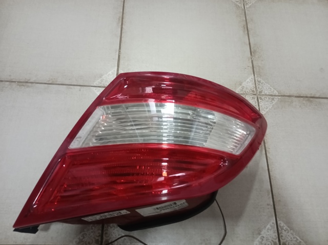 Задній правий стоп A2048203664 MERCEDES