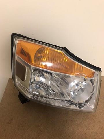 Права блок фара 26010ZQ00A NISSAN