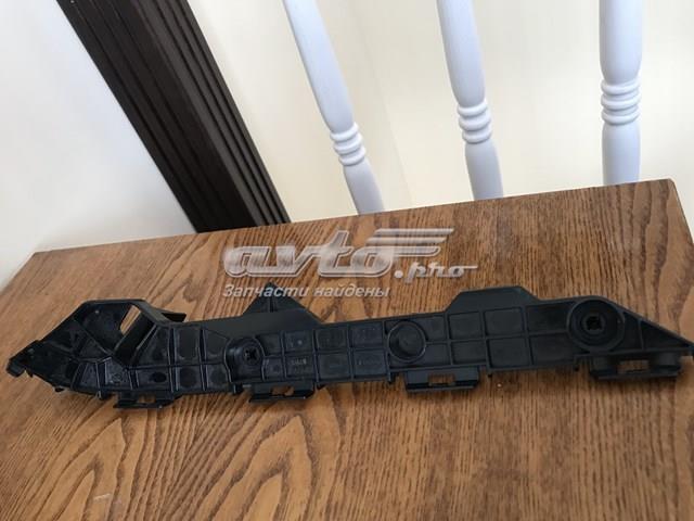 Кронштейн бампера заднього, правий 5215502110 TOYOTA