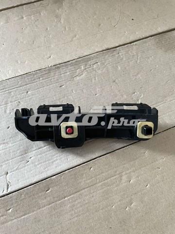 Кріплення бамера ліве 525630R050 TOYOTA