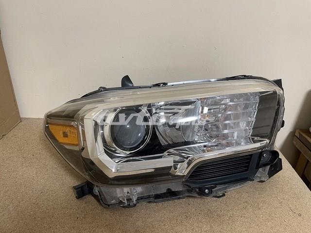 Фара правая 8111004260 TOYOTA