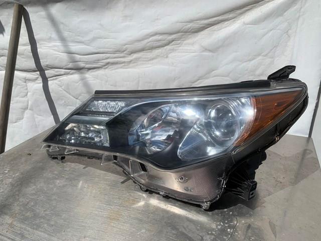 Основна фара в зборі ліва 811500R042 TOYOTA