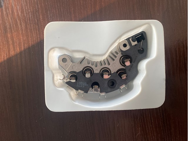 Діодний випрямляч Volvo S40 1