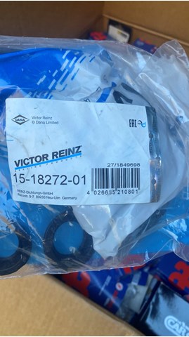 Прокладка клапанної кришки двигуна, комплект 151827201 VICTOR REINZ