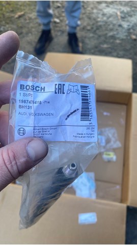 Гнучка гальмівна трубка задня 1987476418 BOSCH
