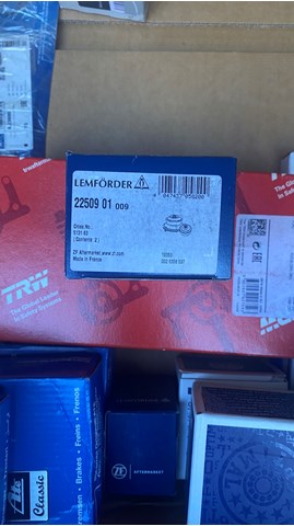 Сайлентблок підрамника задній 2250901 LEMFORDER