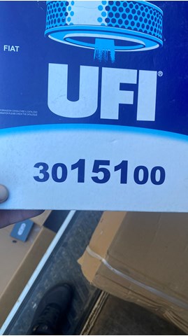 Автомобільний фільтр повітря 3015100 UFI