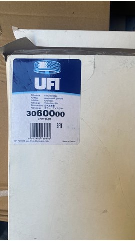 Автомобільний фільтр повітря 3060000 UFI