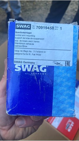 С/блок нижнього важеля 70919458 SWAG