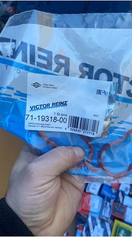 Прокладка колектору впуск 711931800 VICTOR REINZ