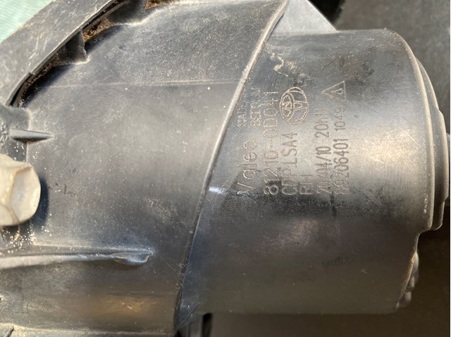 Права протитуманні фари 812100D041 TOYOTA