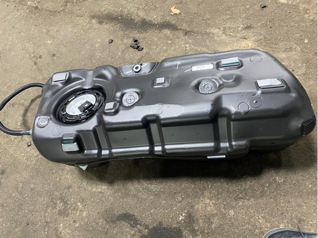Бензобак 16118481589 BMW