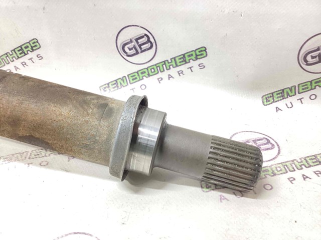 Піввісь передня, права Dodge Caliber SXT