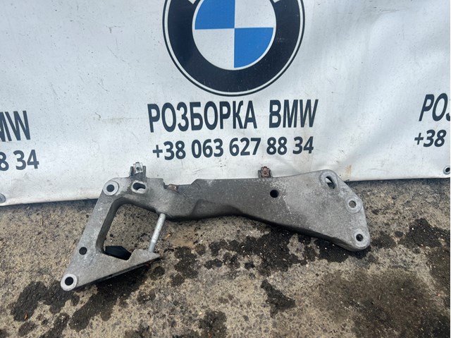 Кріплення кпп 22316769281 BMW