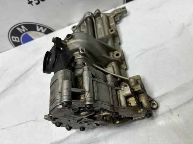 Насос маслозакачуючий 7610378 BMW