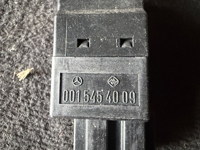 Кнопка стоп-сигналу 0015454009 MERCEDES
