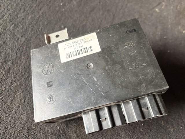 Блок управління центральним замком 1C0962258J VAG