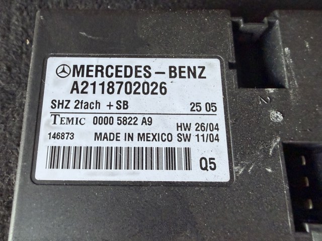 Перемикач підігріву сидінь 2118702026 MERCEDES