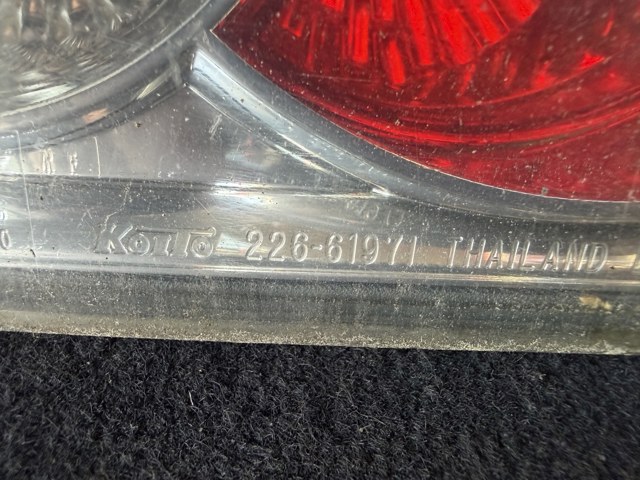 Задня ліва внутрішня фара 22661971 MAZDA