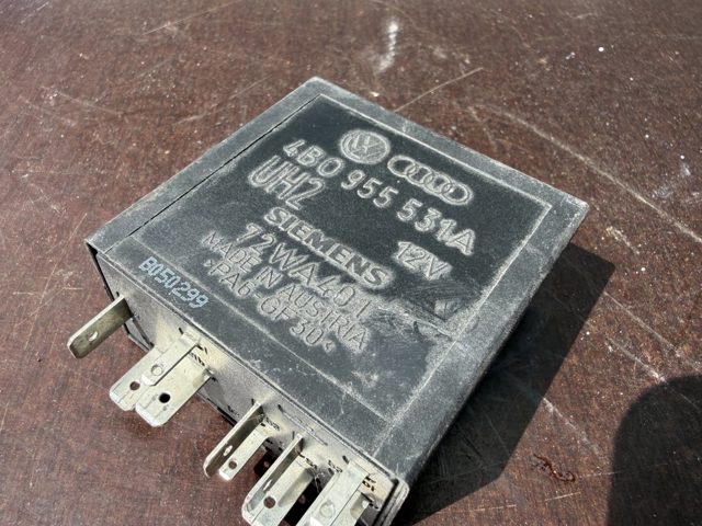 Реле управління склоочисника 4B0955531A VAG