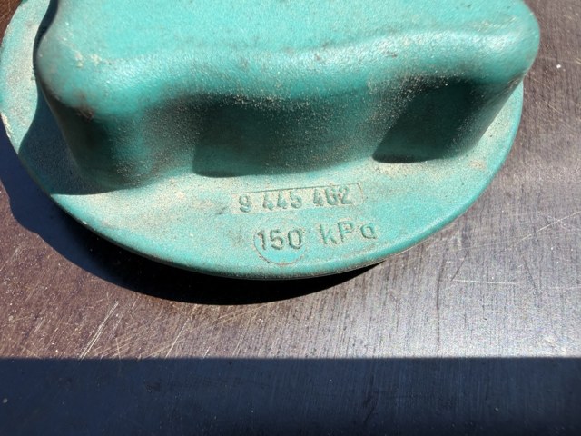 Кришка розширювального бачка 9445462 VOLVO