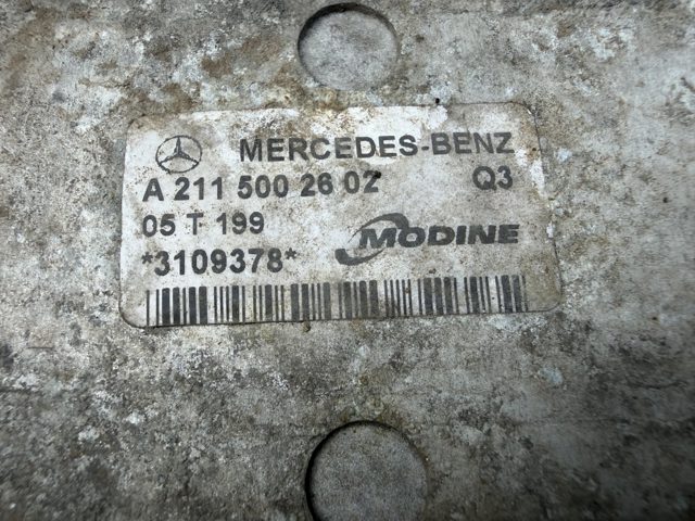 Охолоджувач наддувочного повітря A2115002602 MERCEDES