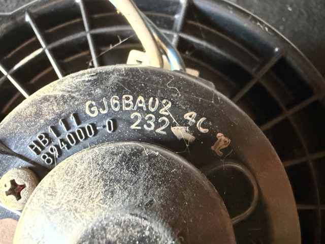 Моторчик пічки GJ6BA02 MAZDA