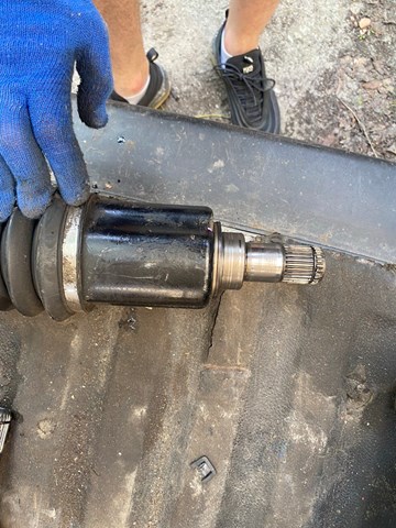 Піввісь задня, права 33208487124 BMW