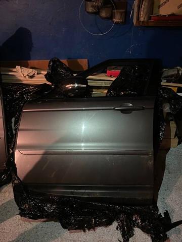 Водійські двері LR044227 LAND ROVER